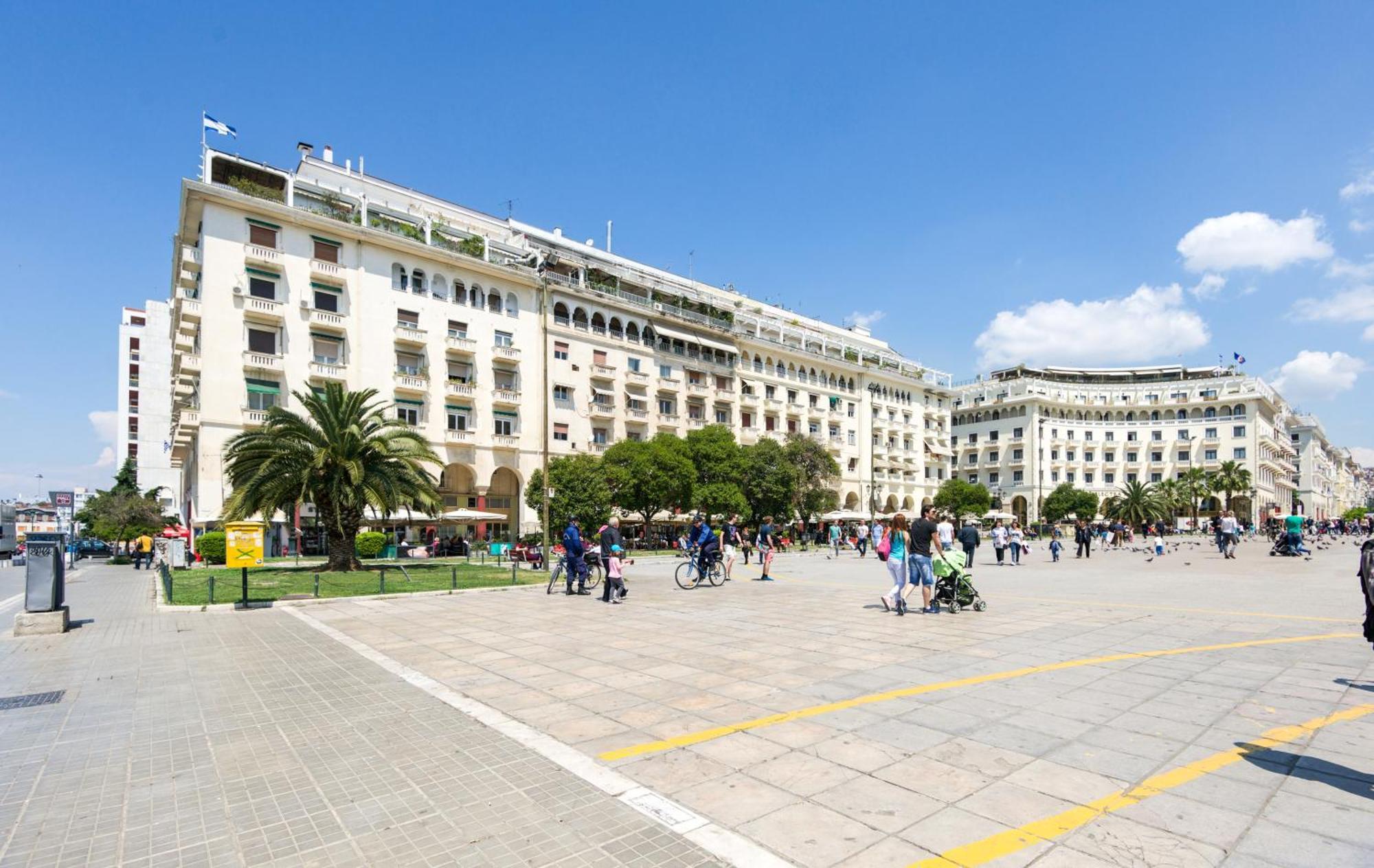 Square Elegant Suites Thessaloniki Exterior photo